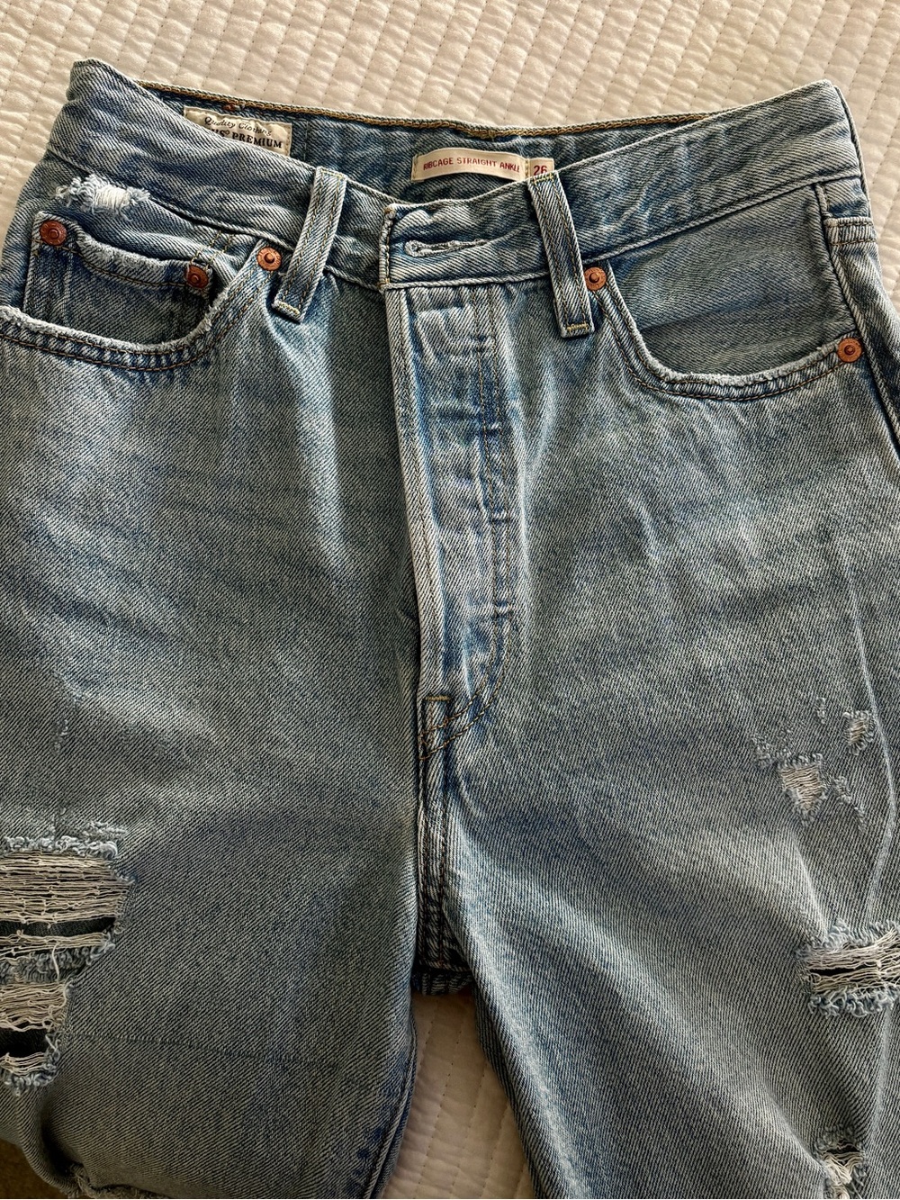 Levi’s Ribcage Light Wash Distressed Straight Jeans - Light Blue - Picture 8 of 9